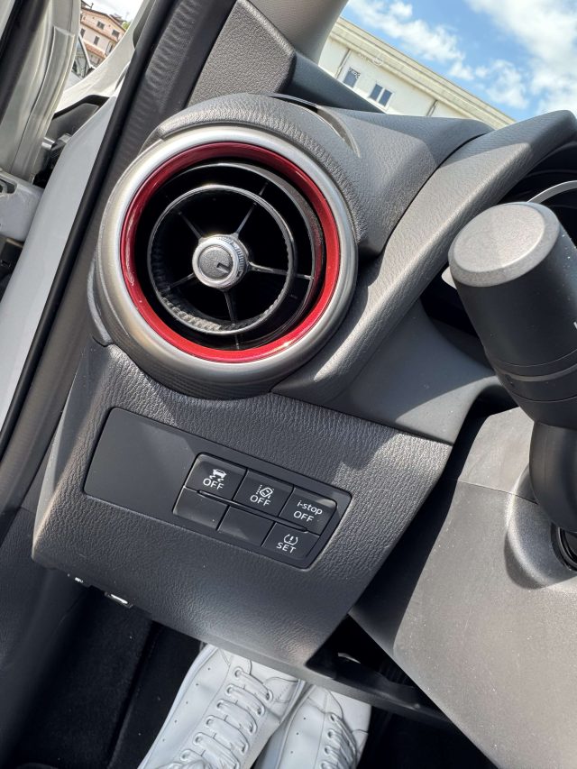MAZDA 2 usata, con USB
