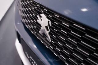 PEUGEOT 3008 usata, con Sensori di parcheggio posteriori