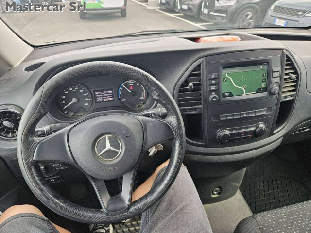 MERCEDES-BENZ Vito usata 12