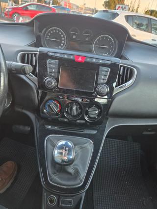 LANCIA Ypsilon usata, con ESP