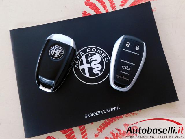 ALFA ROMEO Stelvio usata, con Specchietto retrovisore con funzione antiabbagliamento