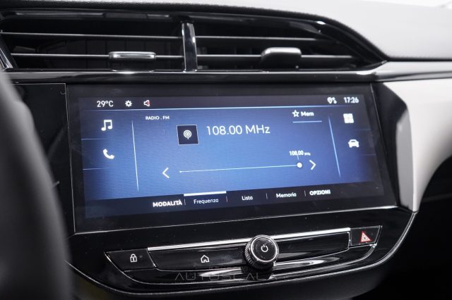 OPEL Corsa usata, con USB