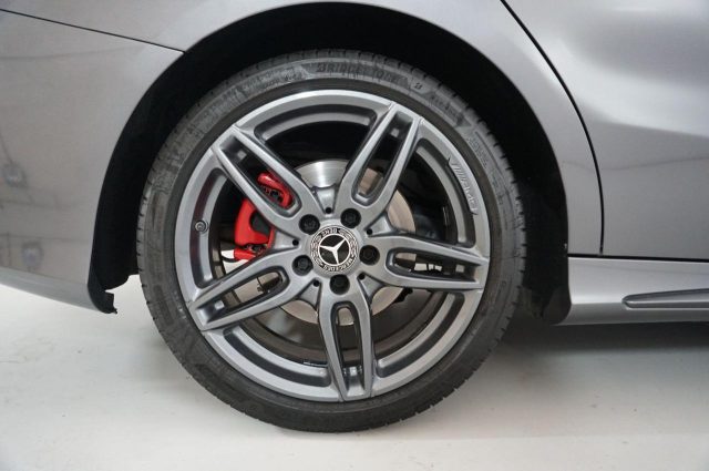 MERCEDES-BENZ CLA 200 usata, con Autoradio