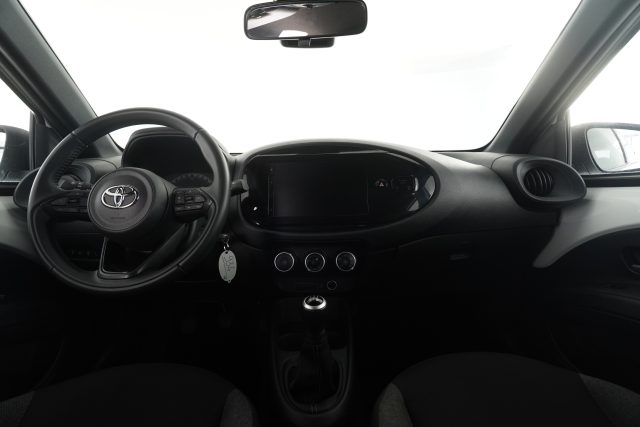 TOYOTA Aygo X usata 10