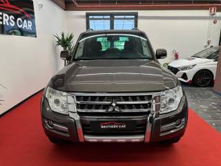 MITSUBISHI Pajero usata, con Airbag