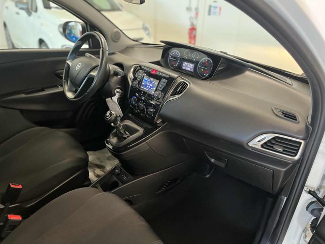 LANCIA Ypsilon usata, con USB