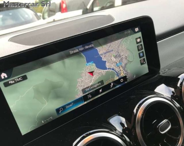 MERCEDES-BENZ GLB 200 usata, con Controllo automatico clima