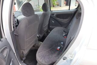 TOYOTA Yaris usata 36