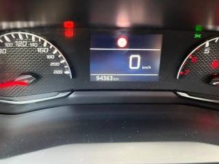 PEUGEOT 2008 usata, con Controllo automatico clima