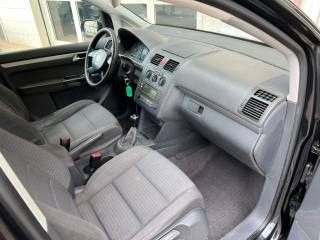 VOLKSWAGEN Touran usata, con ESP