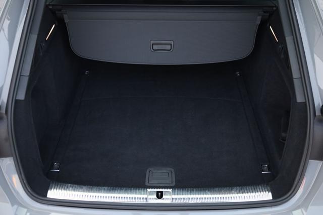 AUDI A4 usata, con Telecamera per parcheggio assistito