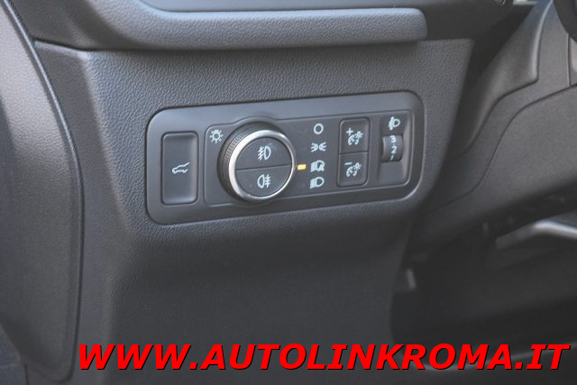 FORD Kuga usata, con Bracciolo