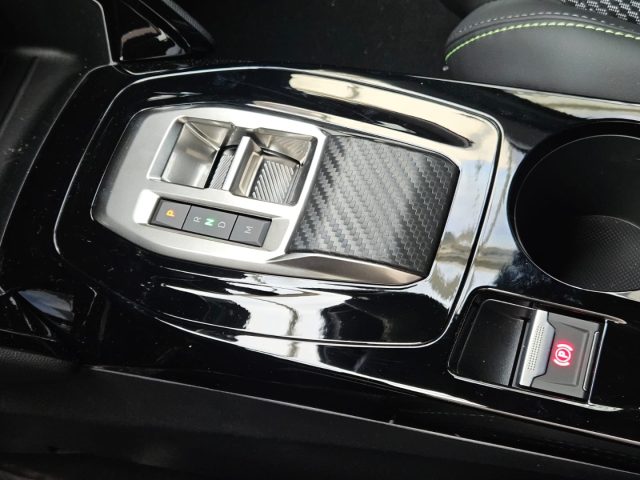 PEUGEOT 2008 usata, con Autoradio digitale