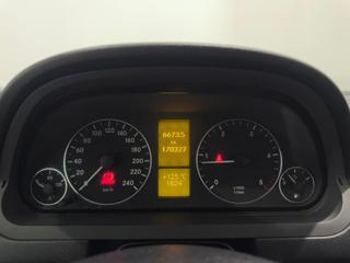 MERCEDES-BENZ A 180 usata, con Chiusura centralizzata