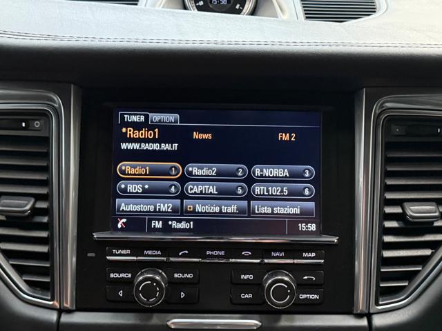 PORSCHE Macan usata, con Park Distance Control