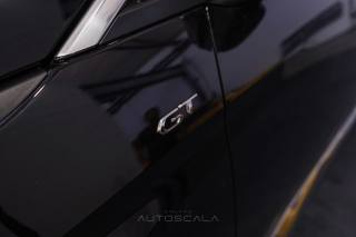 PEUGEOT 5008 usata, con Airbag testa