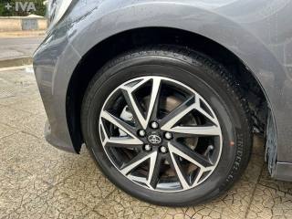 TOYOTA Yaris usata 8