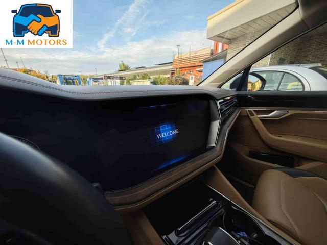 VOLKSWAGEN Touareg usata, con Sedile posteriore sdoppiato
