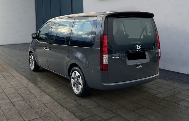 HYUNDAI Staria usata, con Airbag laterali