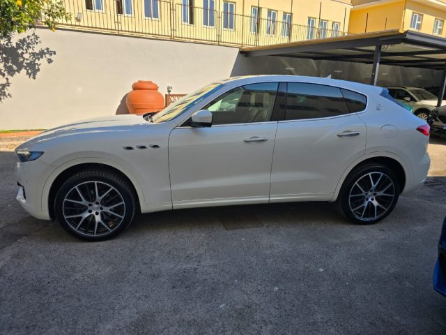 MASERATI Levante usata, con Climatizzatore