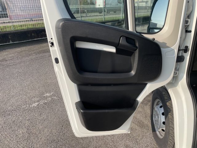 PEUGEOT Boxer usata, con Bracciolo