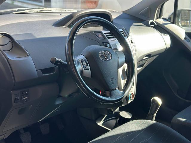 TOYOTA Yaris usata 14
