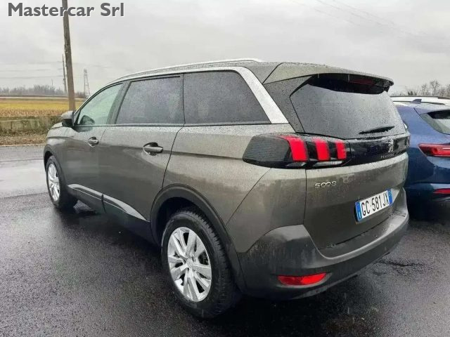 PEUGEOT 5008 usata, con Autoradio