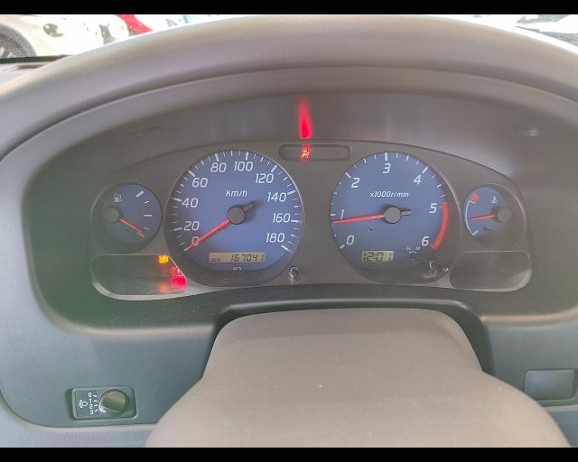 NISSAN Navara usata, con Specchietti laterali elettrici