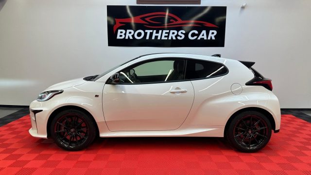 TOYOTA Yaris usata, con Autoradio