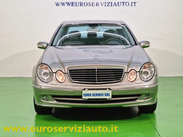MERCEDES-BENZ E 320 usata 49