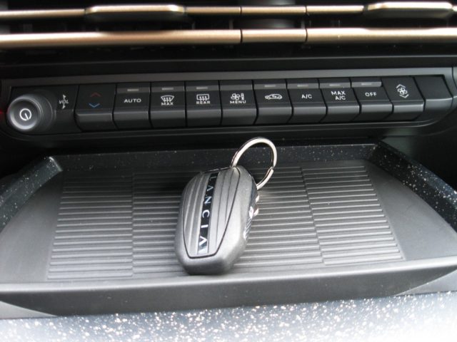 LANCIA Ypsilon usata, con Volante multifunzione