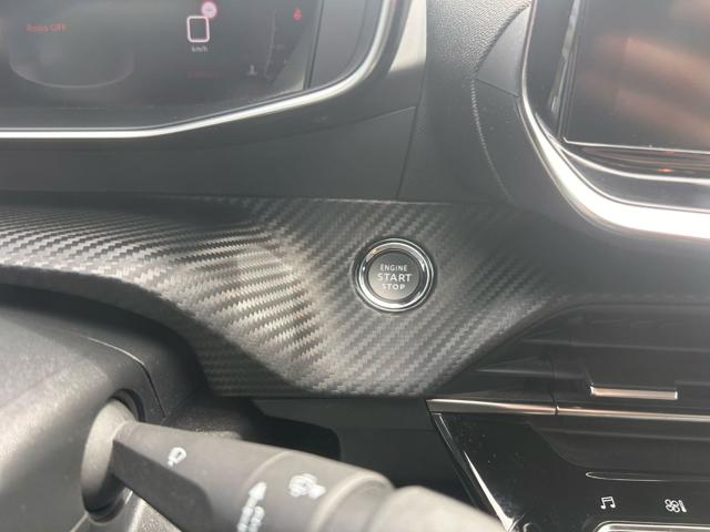 PEUGEOT 208 usata, con Touch screen