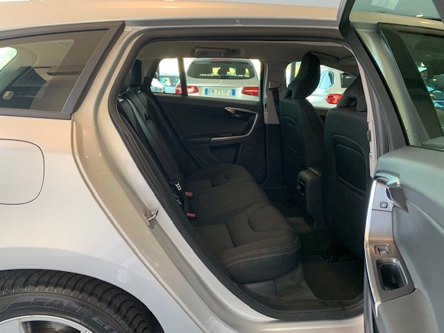 VOLVO V60 usata 15