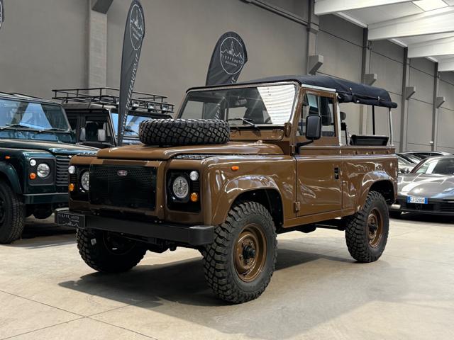 LAND ROVER Defender usata, con Trazione integrale