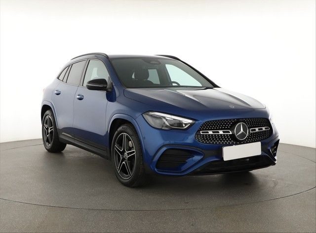 MERCEDES-BENZ GLA 200 usata, con Boardcomputer