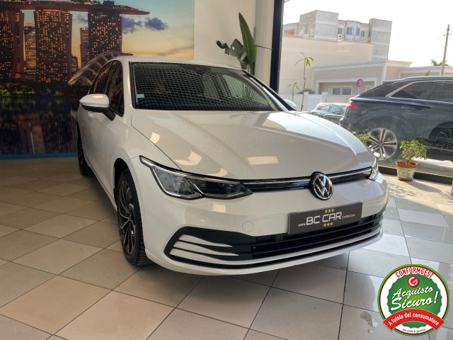 VOLKSWAGEN Golf usata, con Touch screen