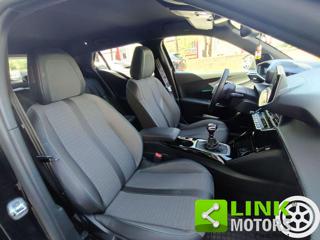 PEUGEOT 2008 usata, con Sensori di parcheggio posteriori