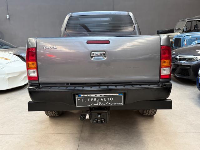TOYOTA Hilux usata, con Autoradio