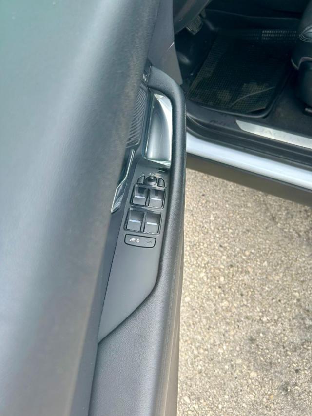 JAGUAR E-Pace usata 26