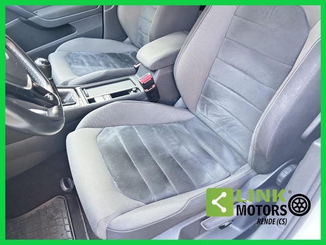 VOLKSWAGEN Golf usata, con Autoradio digitale
