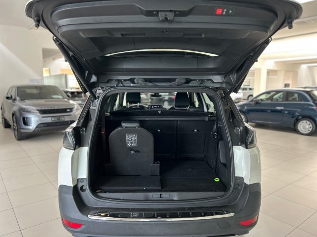 PEUGEOT 5008 usata, con Bracciolo