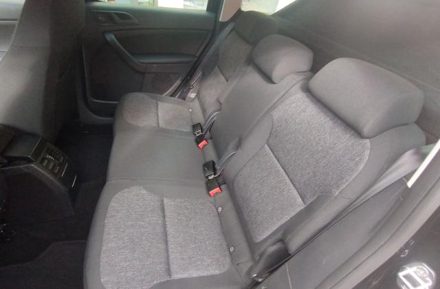 SKODA Yeti usata, con Sensori di parcheggio posteriori