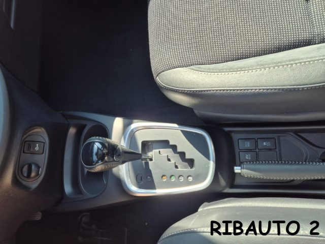 TOYOTA Yaris usata, con Volante multifunzione