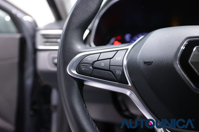 RENAULT Clio usata, con Fari LED