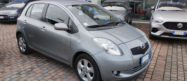 TOYOTA Yaris usata, con Alzacristalli elettrici