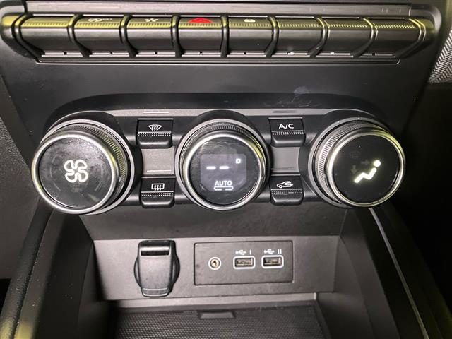 RENAULT Clio usata, con Hill holder