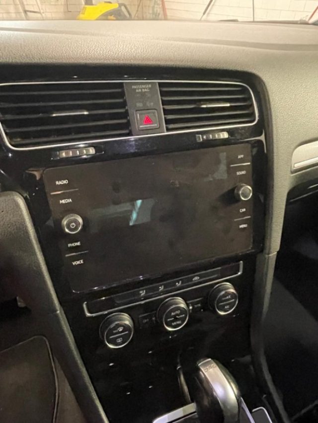 VOLKSWAGEN Golf usata, con Autoradio