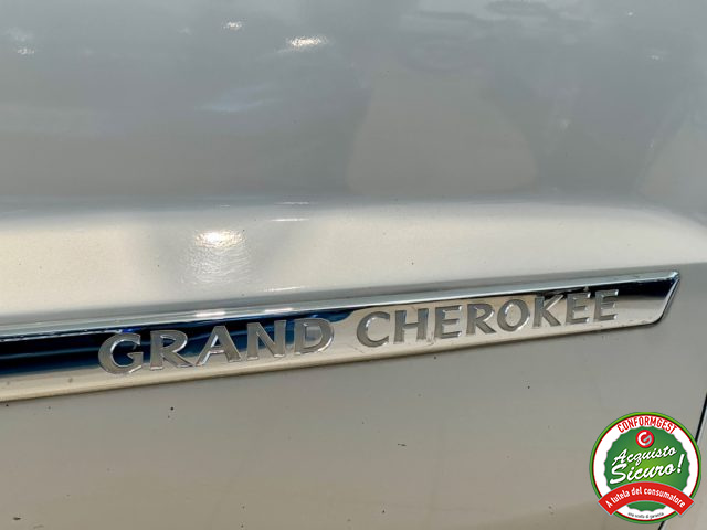 JEEP Grand Cherokee usata, con Autoradio