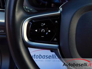 VOLVO XC60 usata, con Sensori di parcheggio anteriori