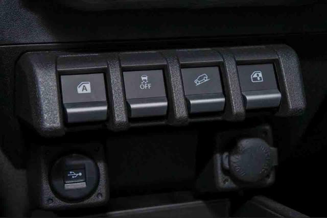 SUZUKI Jimny usata, con USB